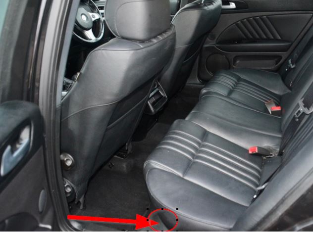 2018-04-02 15_19_26-C__Personal_chrome_download_159 rear seat.png - Greenshot image editor.jpg